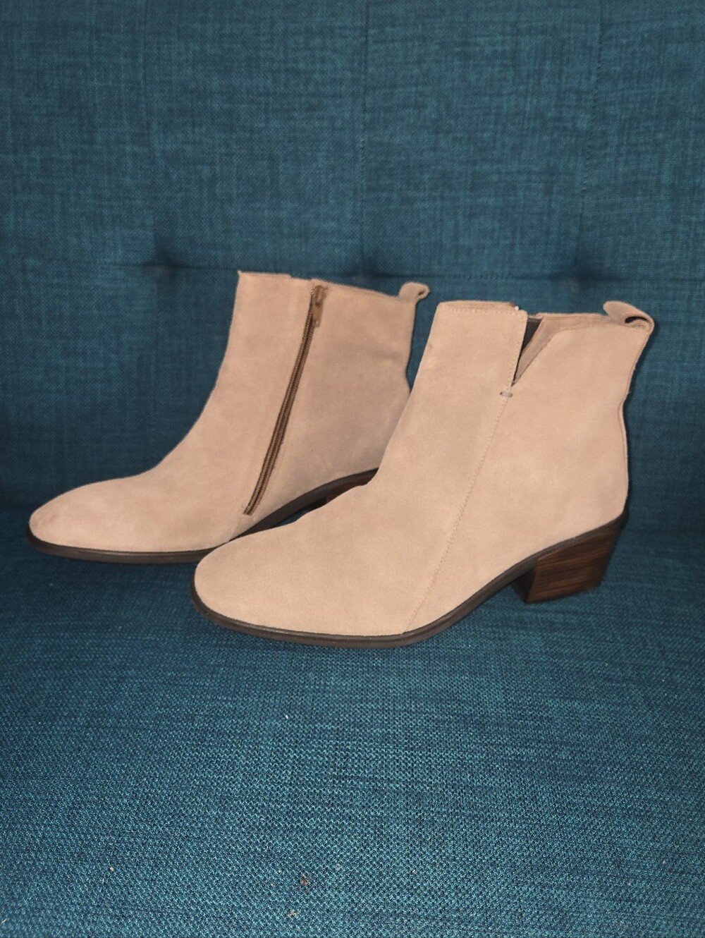 NWOT Naot Womens Almond Suede Ethic Side Zip Bootie Size 41